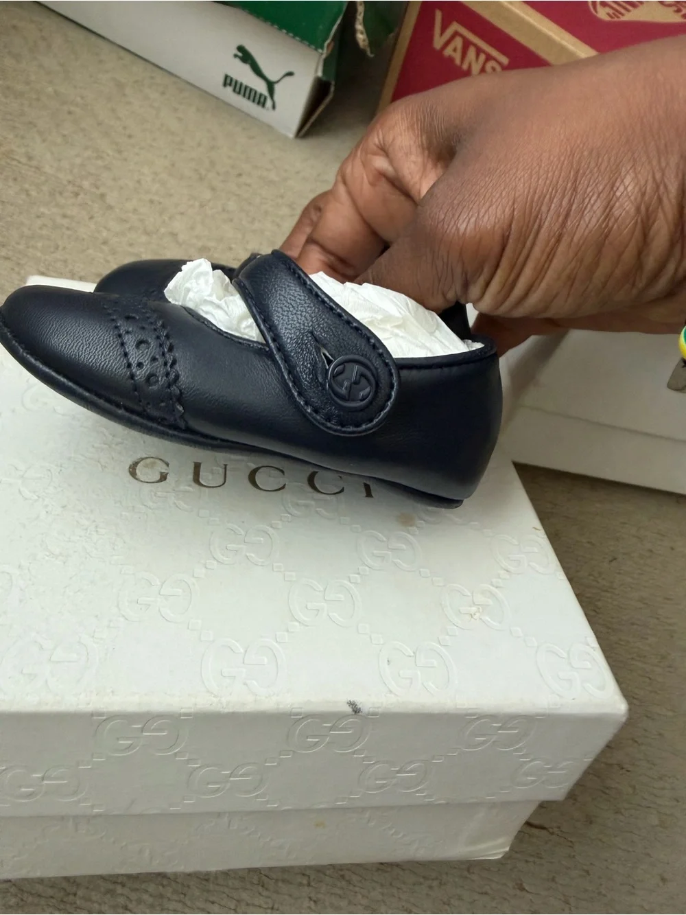 Gucci White Embossed Logo Shoe Box with Blue Label